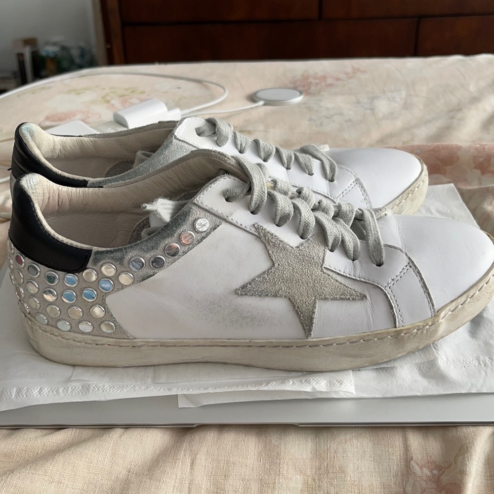 275Central Sneakers